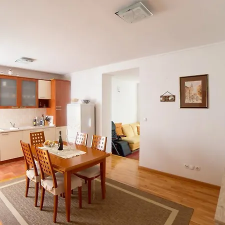 Apartment In Center Apartamento *