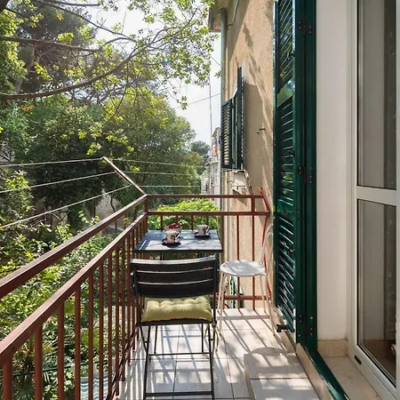 Apartment In Center *