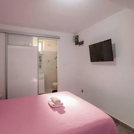 Apartment In Center Split