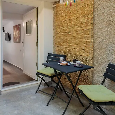 Apartment In Center Apartamento *