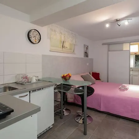 Apartment In Center
